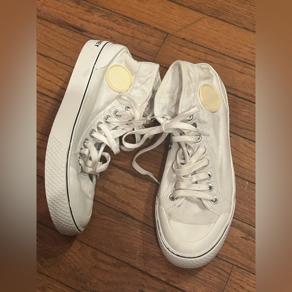 Stella McCartney white high top sneakers size 40/9 gently used